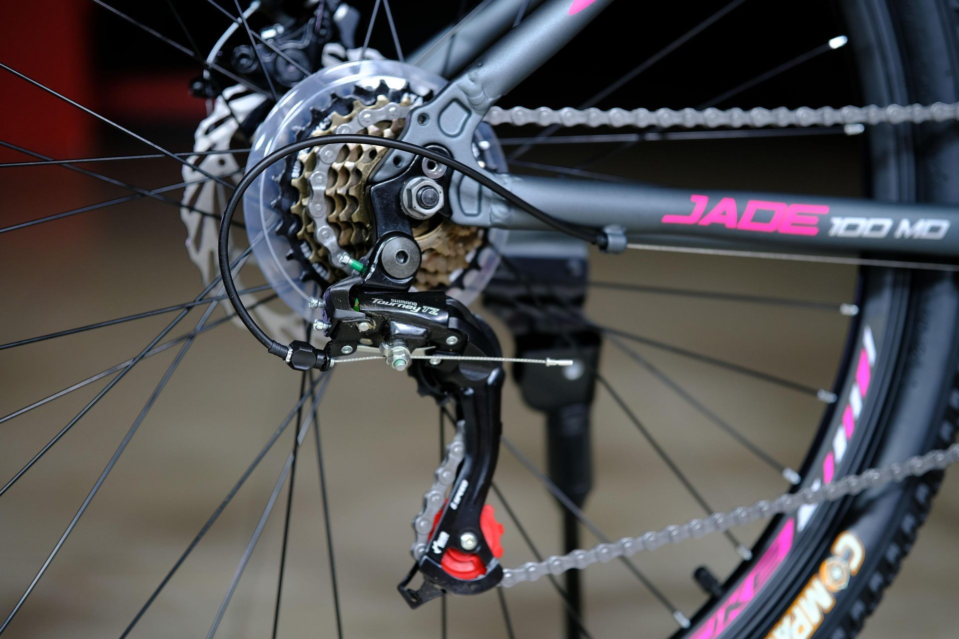 Задний переключатель Shimano Tourney TZ-500
 HOKE Jade 100 MD матовый серый-розовый 15