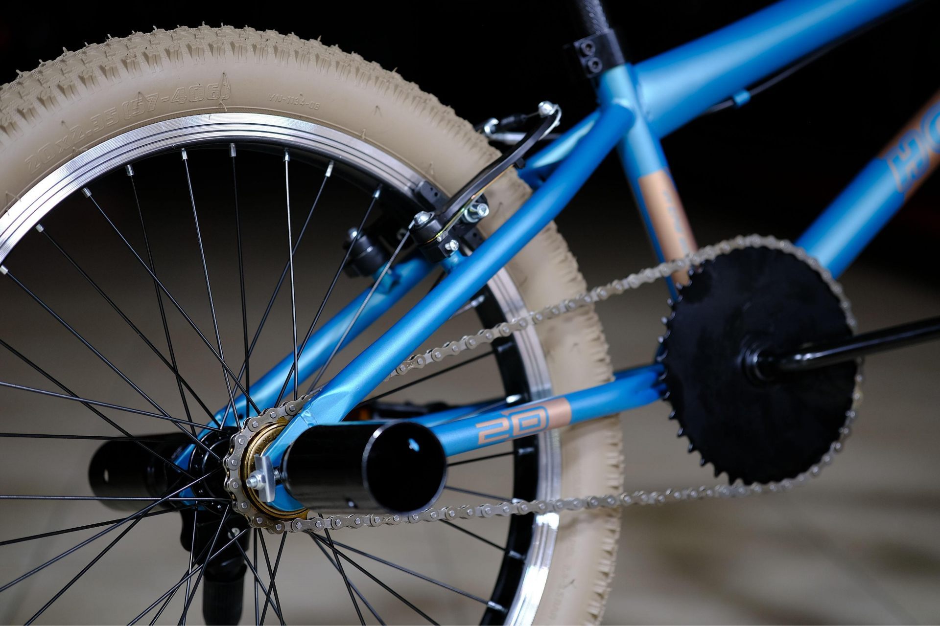 Тормоз V-Brake передний и задний
 HOKE BMX Step L1 матовый синий