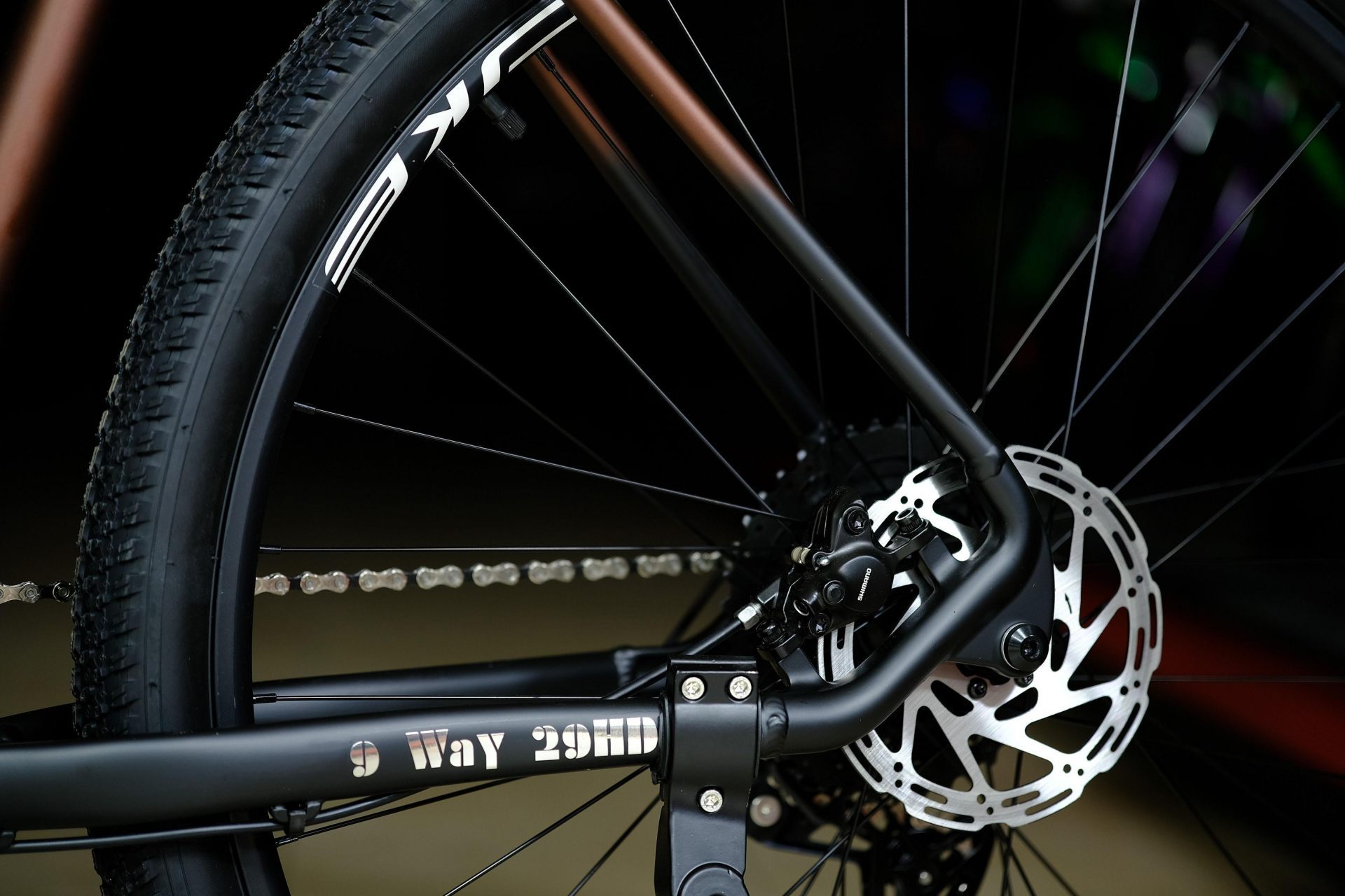 Тормоз гидравлический Shimano MT200
 HOKE 9 Way 29 HD матовый чёрный 21